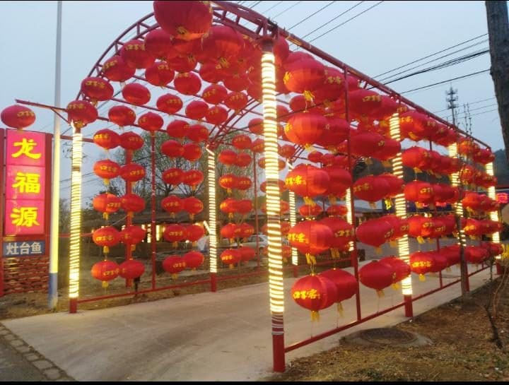 龙福源美食城